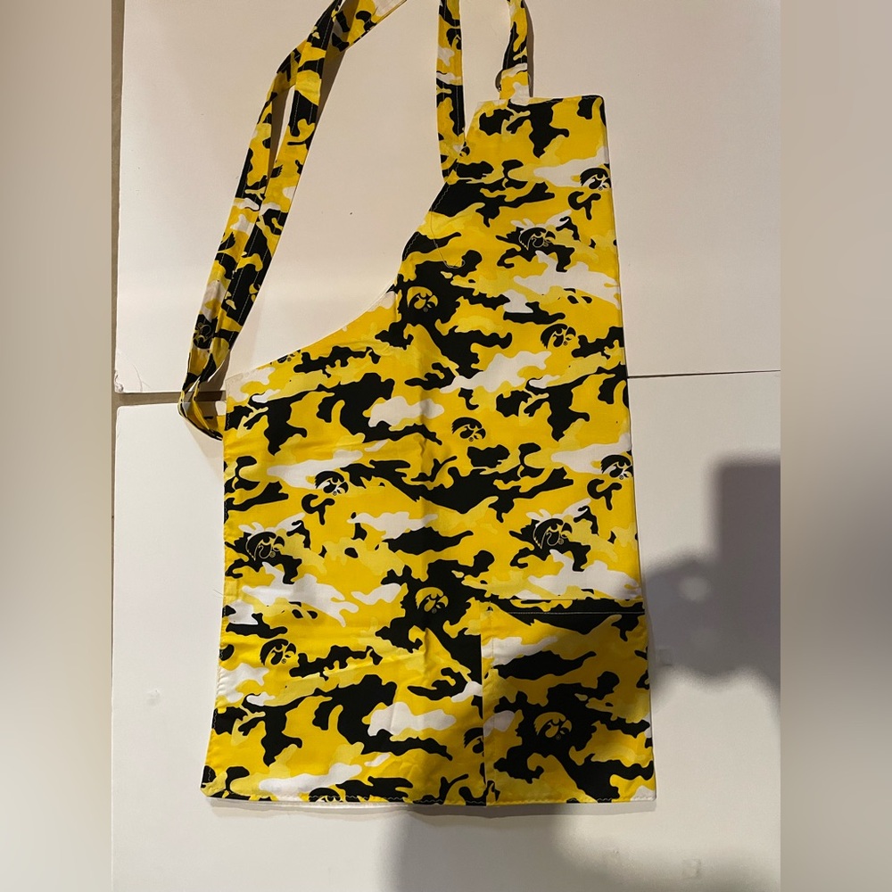 Iowa Yellow and Black Camouflage Apron